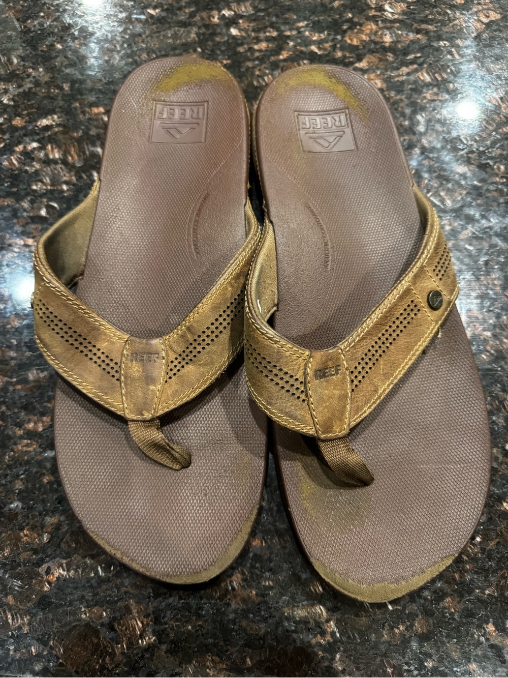 Reef Men’s Brown/Olive Leather Flip Flops